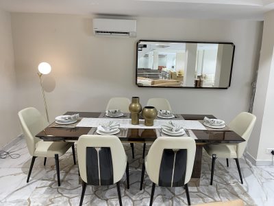 HILLS DINING TABLE & LISSA CHAIRS